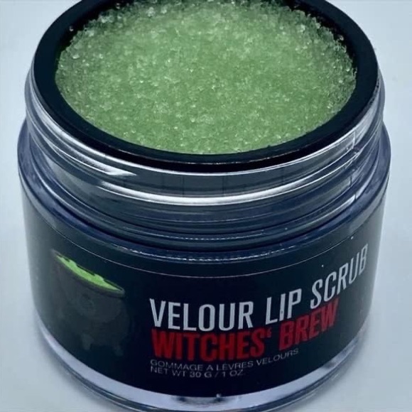 JeffreeStar Velour lip Scrub - Picture 3 of 4